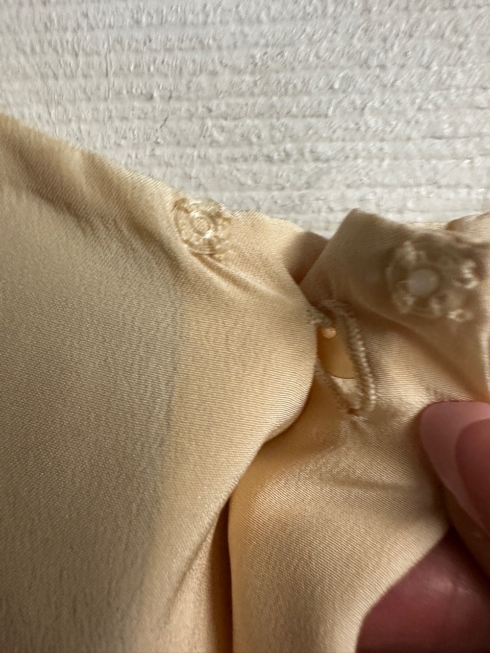 CHANEL Cream Silk Ruffle-Trim Sleeveless Top - Picture 5 of 6
